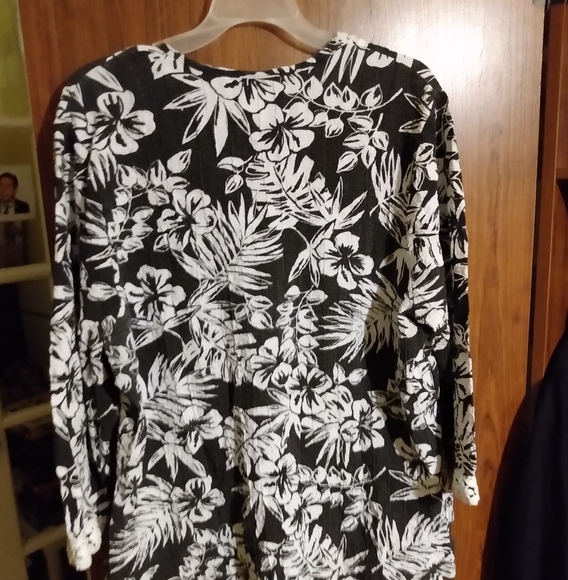 Cathy Daniels Women's Wear - Picture 2 of 3